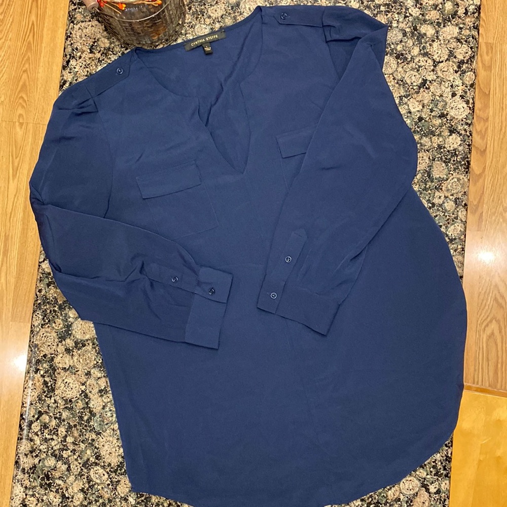 Navy Cynthia Steffe 3/4 sleeve blouse, size L.